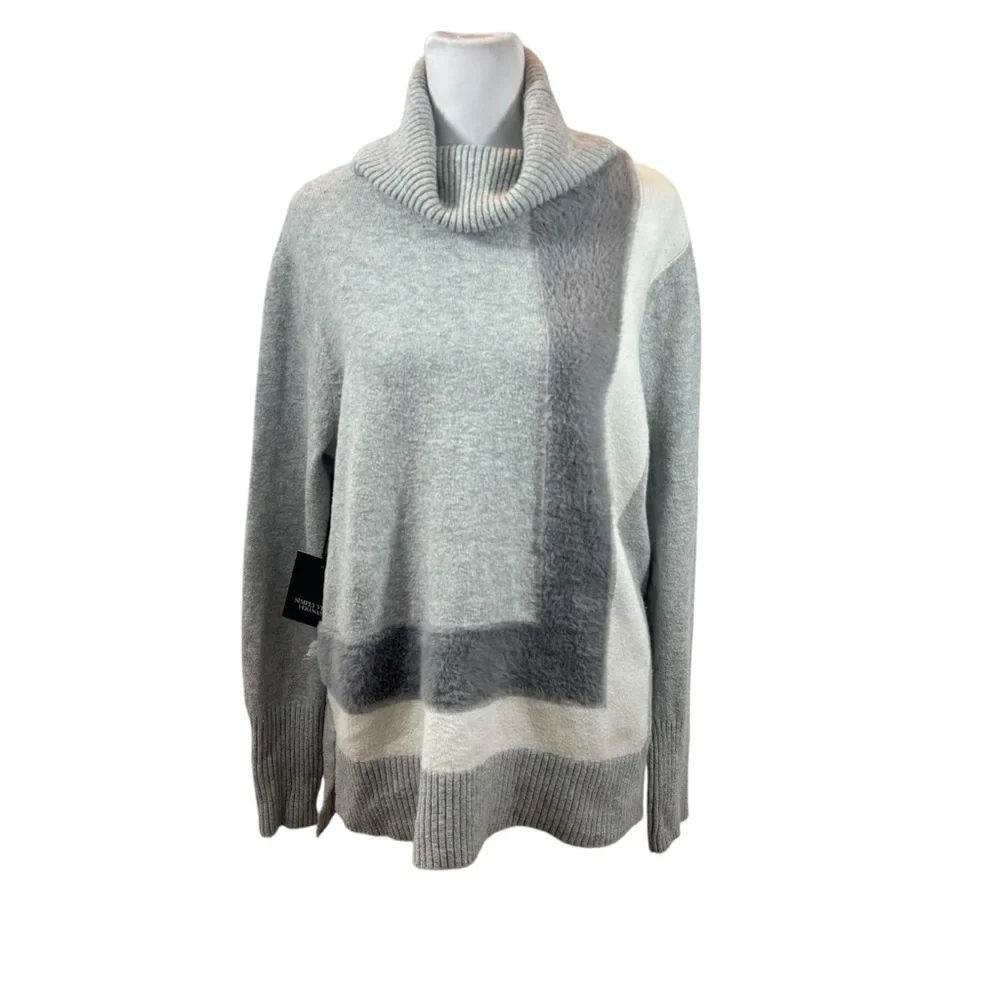 Brand new with Tags Simply‎ Vera Vera Wang Grey Color Block Turtleneck Sweater M